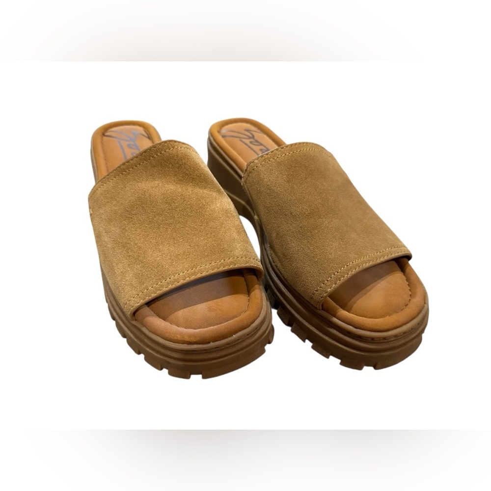 Zodiac Tan Suede Platform Slide Sandals 9.5 Worn Once Lug Sole Trendy Look